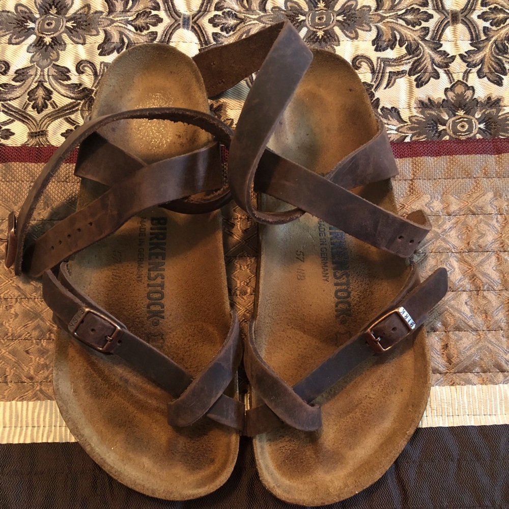 Birkenstock Yara wrap-around sandal